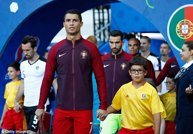 C.Ronaldo là cầu thủ ra sân và ghi bàn nhiều nhất cho đội tuyển Bồ Đào Nha