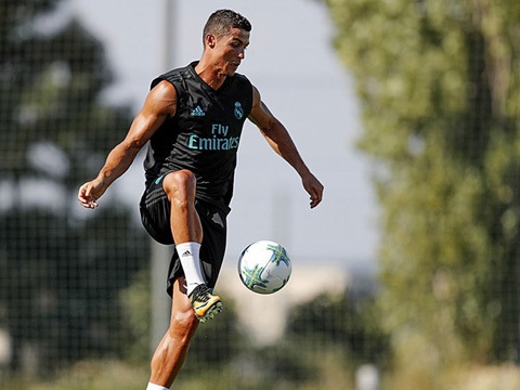 Đội hình kết hợp siêu khủng giữa MU và Real Madrid - 3 C.Ronaldo là nhân tố cực kỳ nguy hiểm của Real Madrid