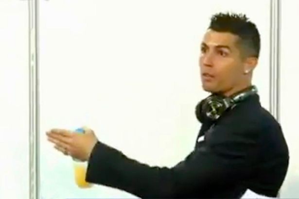 C.Ronaldo nổi giận với phóng viên vì… bị bịa chuyện - 1 C.Ronaldo nổi giận với phóng viên sau trận gặp APOEL