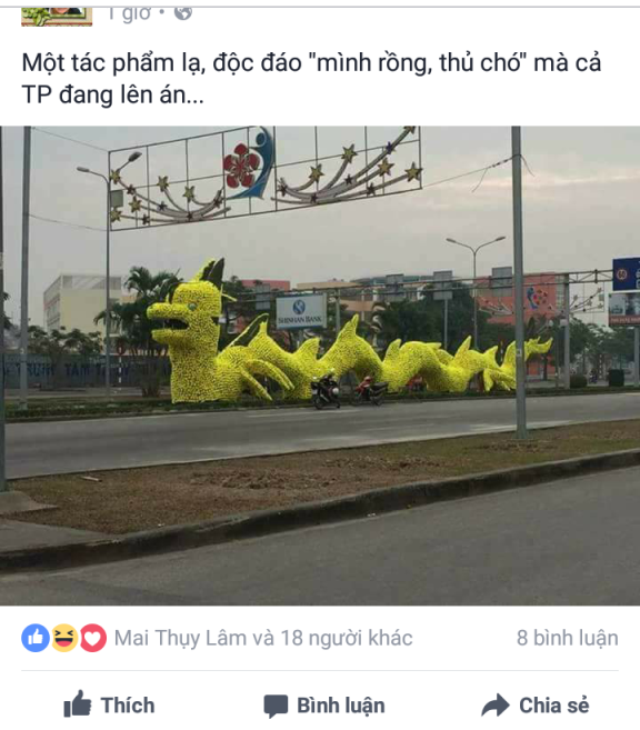 Rồng vàng đầu... Pikachu gây xôn xao dư luận Hải Phòng - 4
Tạo hình rồng trên đường Lê Hồng Phong được cho là rất xấu và... ngớ ngẩn. Đa số dư luận Hải Phòng cho rằng hình tượng rộng quá thiếu tính nghệ thuật, thậm chí đầu rồng còn quá giống... đầu chó.
