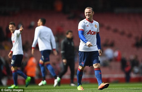 Arsenal 2-0 MU: Wenger đã thắng Mourinho - 9
Rooney khởi động ở Emirates, anh sẽ được đá ở vị trí trung phong trận đấu này