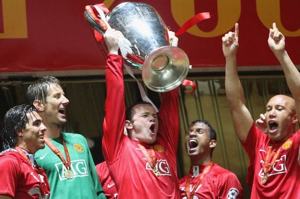 Trong cơn mưa tầm tã ở Luzhniki, MU đã chiến thắng trước Chelsea sau loạt đấu súng nghẹt thở ở trận chung kết Champions League, để lên ngôi vô địch. Đó là chức vô địch Champions League đầu tiên và duy nhất của Wayne Rooney trong sự nghiệp.