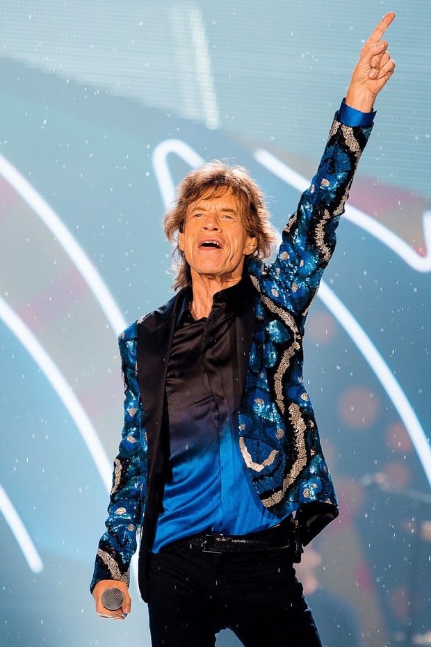 Những ngôi sao “siêu già” vẫn làm bố - 1
Ở tuổi 73, Rocker Mick Jagger đón con trai Deveraux Octavian Basil Jagger hôm 8/12/2016 vừa qua. Thành viên của nhóm nhạc nổi tiếng Rolling Stones đã có 8 đứa con trước đó, ngoài ra ông còn có 3 đứa cháu và 1 đứa chắt. Đáng chú ý hơn nữa, vợ của Mick, vũ công ba lê Melanie Hamrick năm nay mới 30 tuổi!