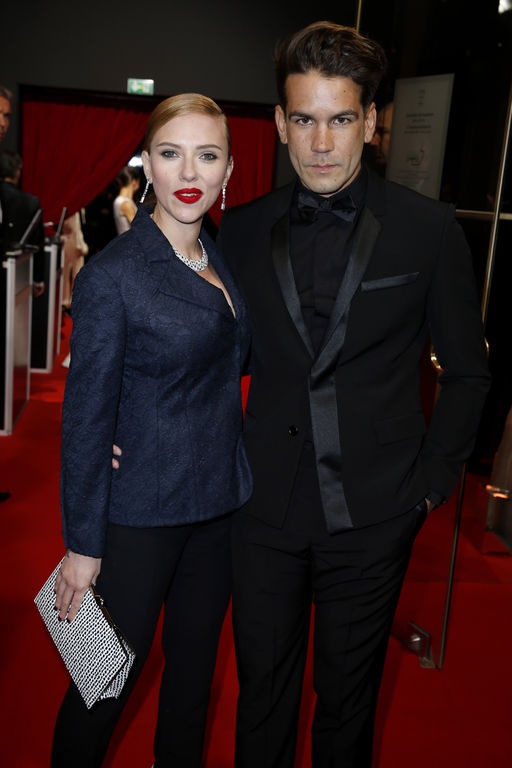 “Sao” phim Bộ tứ siêu anh hùng chia tay chồng - 2
Scarlett Johansson đã chia tay chồng Romain Dauriac vào mùa hè năm ngoái, tạp chí People đưa tin hôm 25/1 vừa qua
