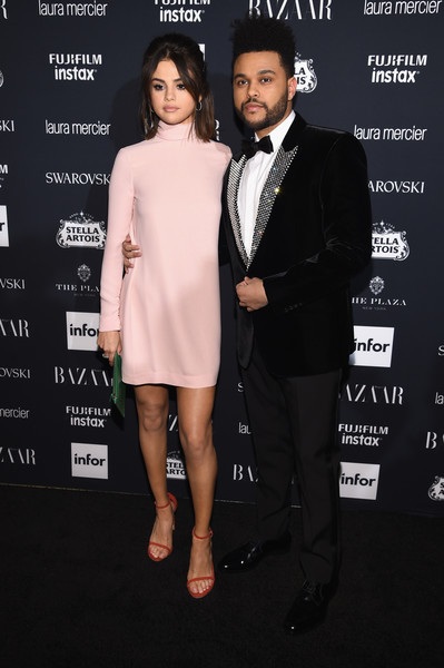 Selena Gomez gây sốc khi tiết lộ phải ghép thận - 7
Selena Gomez và bạn trai The Weeknd sánh đôi dự sự kiện ngày 9/9 vừa qua.
