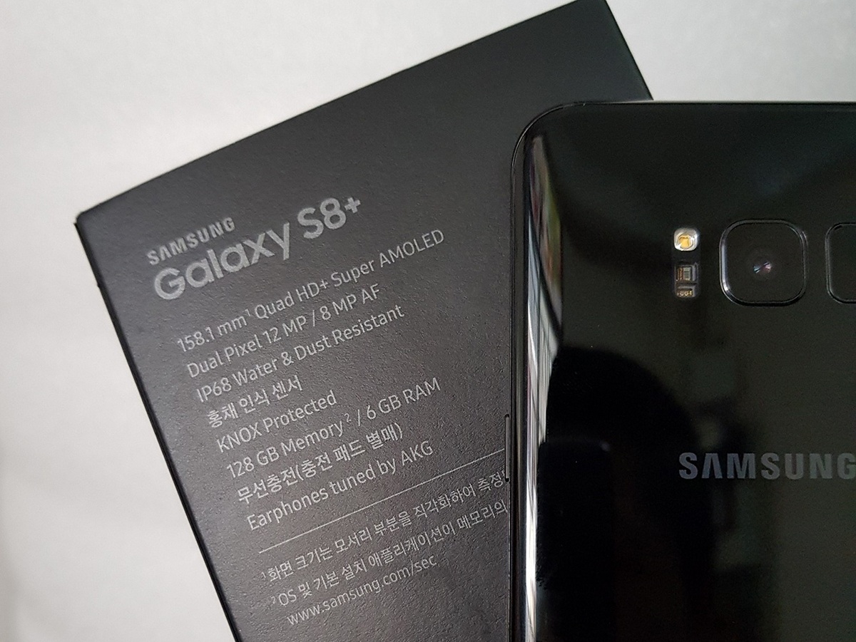 Galaxy S8+ RAM 6 GB bất ngờ xuất hiện tại VN, giá 25,5 triệu đồng - 1 Galaxy S8+ RAM 6 GB bất ngờ xuất hiện tại VN, giá 25,5 triệu đồng - 1