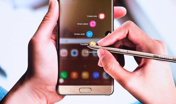 
Galaxy Note 8 sẽ cho là sẽ xuất hiện với camera kép, cảm biến vân tay nâng cấp.
