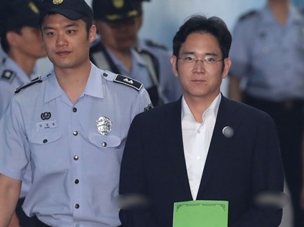 “Thái tử” tập đoàn Samsung đối mặt với bản án 12 năm tù - 1
Lee Jae-yong, con trai chủ tịch tập đoàn Samsung đối mặt với bản án 12 năm tù. Ảnh: Yonhap.