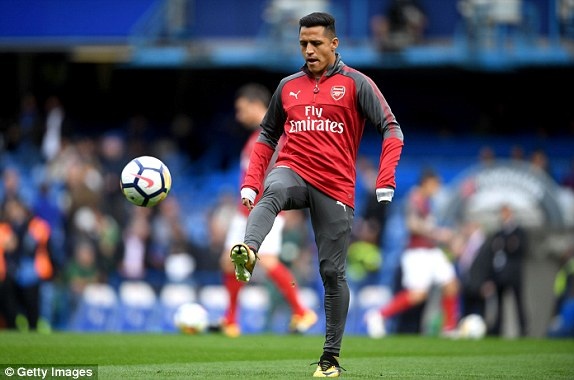 Chelsea 0-0 Arsenal: Chia điểm nhạt nhòa - 9
Sanchez khởi động tại Stamford Bridge, anh chỉ đá dự bị ở trận đấu này