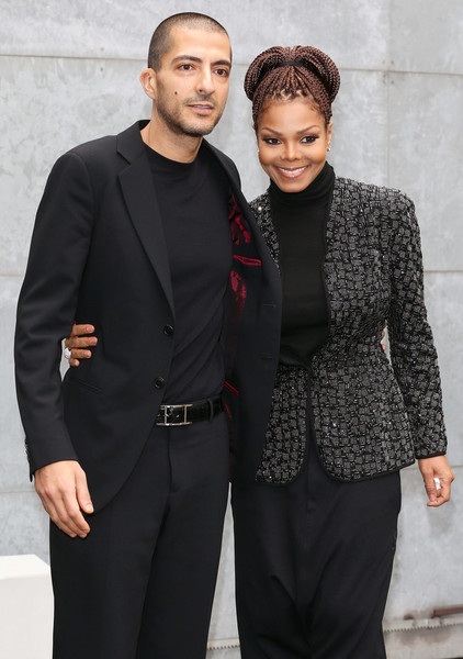 Những “sao” chậm trễ chuyện sinh con - 10
Diva Janet Jackson có lẽ lập kỷ lục là ngôi sao muộn con nhất thế giới, cô sinh con trai đầu lòng Eissa Al Mana hồi tháng 1 vừa qua khi đã tròn 50 tuổi. Em bé là kết quả tình yêu giữa cô và tỷ phú Qatar Wissam Al Mana - 1 người kém cô 8 tuổi. Janet hoàn toàn ẩn mình từ sau khi kết hôn và dành thời gian chăm sóc tổ ấm của mình