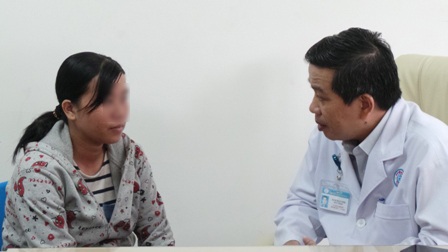 2 lần mất con vì mắc bệnh đông máu rất hiếm gặp - 1 Người mẹ trình bày nguyện vọng được có con, nhờ bác sĩ hỗ trợ điều trị chuyên môn