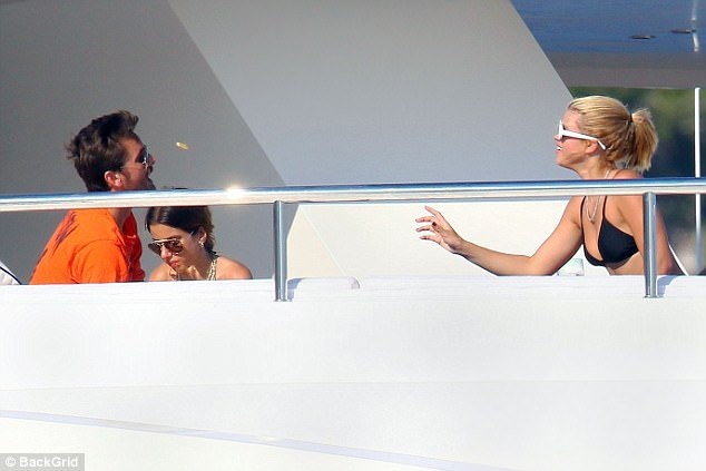 
Cô con gái của Lionel Richie dường như rất hạnh phúc khi ở bên tay chơi Scott Disick.
