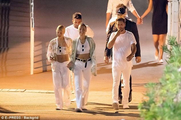 
Cô con gái của Lionel Richie từng hò hẹn với một anh chàng hư hỏng khác là Justin Bieber.
