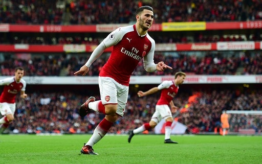 Arsenal trả giá đắt sau chiến thắng Swansea - 1 Chấn thương của Sead Kolasinac là tổn thất lớn với Arsenal
