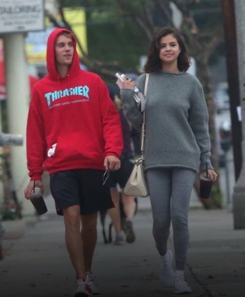 Selena Gomez và Justin Bieber tiếp tục bị bắt gặp cùng nhau - 13
Selena và Justin vẫn luôn là cặp tình nhân ồn ào nhất tại Hollywood.