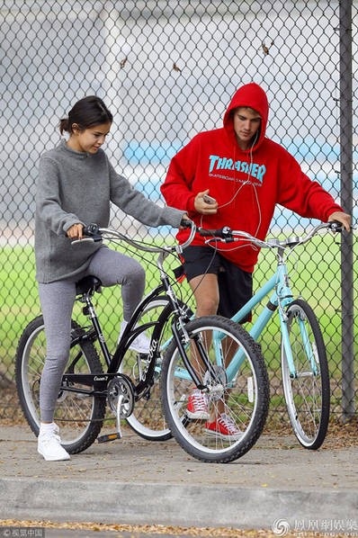 
Song, chỉ khi ở bên Justin, Selena mới hạnh phúc và thoải mái.
