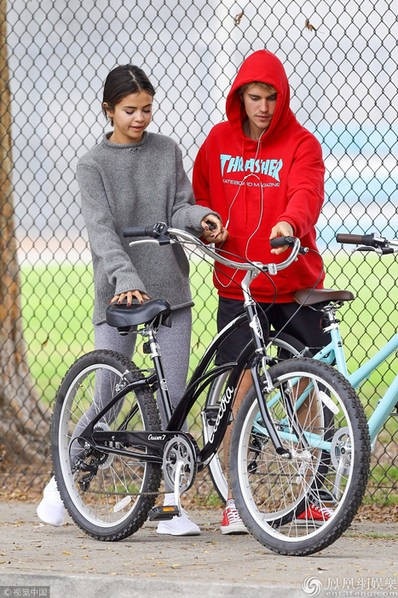 
Người nhà của Selena không ủng hộ cô quay lại với Justin vì cho rằng, Justin từng khiến con gái họ đau khổ và phải nhập viện điều trị tâm lý vào năm 2016.
