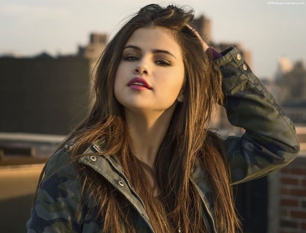 Selena Gomez bất ngờ “xuống tóc” - 8
Selana từng tâm sự về quãng thời gian khó khăn khi cô phải vào trại cai nghiện để điều trị tâm lý vào đầu năm 2016.