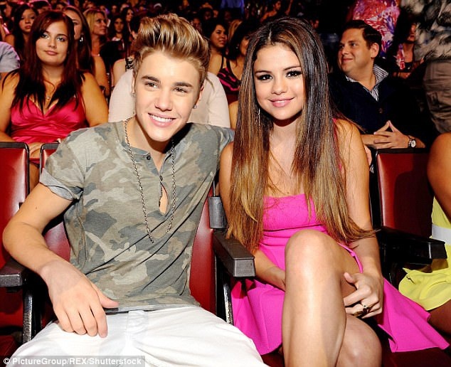 Selena Gomez đưa “tình cũ” Justin Bieber về nhà chơi - 4
Selena Gomez và Justin Bieber hò hẹn từ năm 2011 và chia tay vào cuối năm 2014.