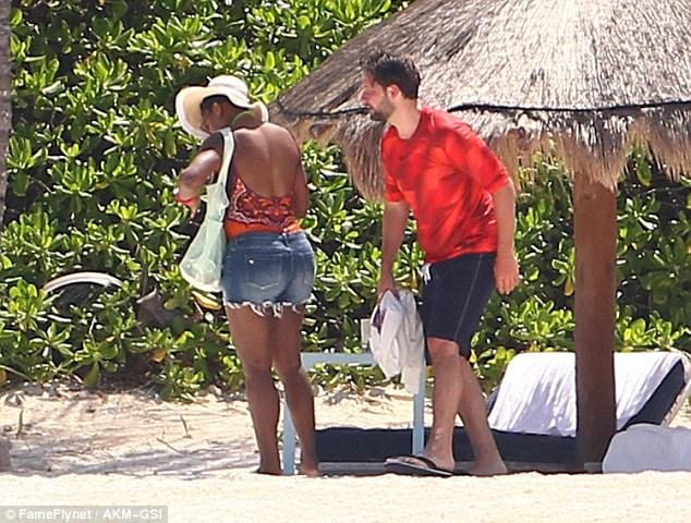Mang bầu 5 tháng, Serena Williams được chồng tương lai cưng chiều hết mực - 11 Mang bầu 5 tháng, Serena Williams được chồng tương lai cưng chiều hết mực - 11