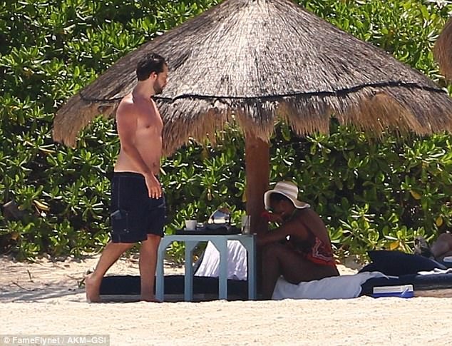 Mang bầu 5 tháng, Serena Williams được chồng tương lai cưng chiều hết mực - 5
Chồng tương lai của Serena là một doanh nhân và kém cô 2 tuổi. Cặp đôi hò hẹn tìm hiểu khoảng một năm trước khi quyết định đính hôn.