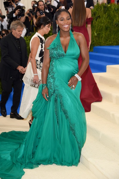 Serena Williams bế bụng bầu dự tiệc - 10 Serena Williams bế bụng bầu dự tiệc - 10