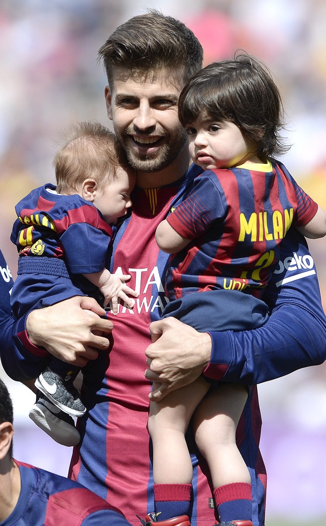Những khoảnh khắc ngọt ngào của Shakira và chồng trẻ - 6
Gerard Piqué từng bày tỏ sự biết ơn và trân trọng của anh dành cho vợ, Shakira. Nhờ có cô, anh có được trải nghiệm tuyệt vời trong cuộc sống, đó là làm bố. Gerard cho hay, vợ anh vừa giống một người chị, vừa giống một tình nhân lại giống một người bạn khi luôn ủng hộ và chia sẻ mọi sự kiện trong cuộc đời anh suốt 7 năm bên nhau.