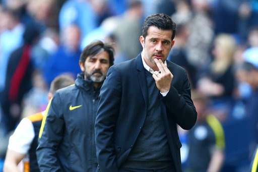 
HLV Silva nín lặng nhìn đội bóng của ông bị Man City cuốn bay
