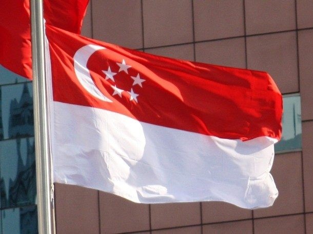 Năm quốc gia nổi bật đứng đầu trong danh sách này đến từ châu Á, với vị trí thứ 5 thuộc về Singapore. Một nhà nước – thành phố có chủ quyền được biết đến như một trong những nước công nghệ tiên tiến nhất thế giới, chỉ số IQ trung bình ở quốc gia Đông Nam Á này là 103 điểm.