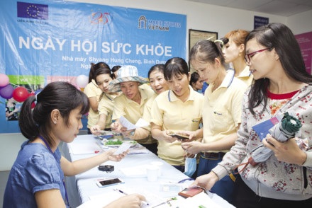 Sinh con xong thì mất việc! - 1 Sinh con xong thì mất việc! - 1