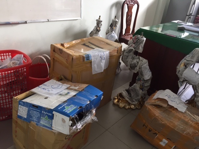 
Dàn nhạc, bình hút shisha của Bar V18 bị công an Ninh Kiều, Cần Thơ tạm giữ hôm 8/4/2017
