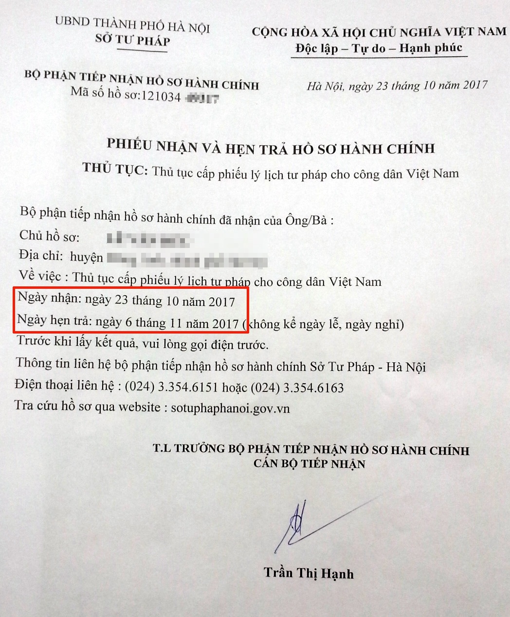 “Cò” hoạt động tấp nập trước cổng Sở Tư pháp Hà Nội | Báo Dân trí