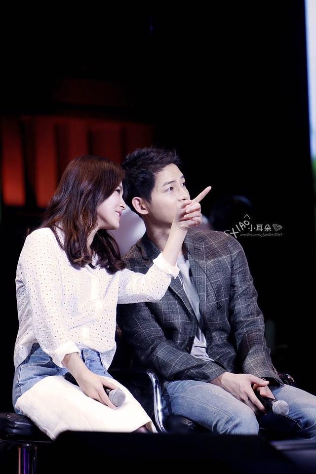 Những hình ảnh “ngọt như đường” của cặp đôi Song Hye Kyo và Song Joong Ki - 11
Để chuẩn bị cho cuộc sống lứa đôi, Song Joong Ki đã tậu biệt thự gần 10 tỉ won tại khu đô thị giàu có bậc nhất tại Seoul, Hàn Quốc vào tháng 1 vừa rồi, một tháng sau khi anh ngỏ lời cầu hôn Song Hye Kyo.