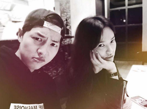 Song Joong Ki và Song Hye Kyo mua biệt thự gần nhà Bi (Rain) - 1
Song Hye Kyo và Song Joong Ki sẽ làm hàng xóm của Bi (Rain) và Kim Tae Hee.