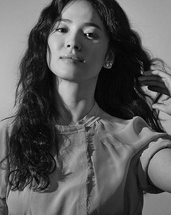 Song Hye Kyo và Song Joong Ki đi nghỉ tiền trăng mật tại Paris - 5 Song Hye Kyo và Song Joong Ki đi nghỉ tiền trăng mật tại Paris - 5