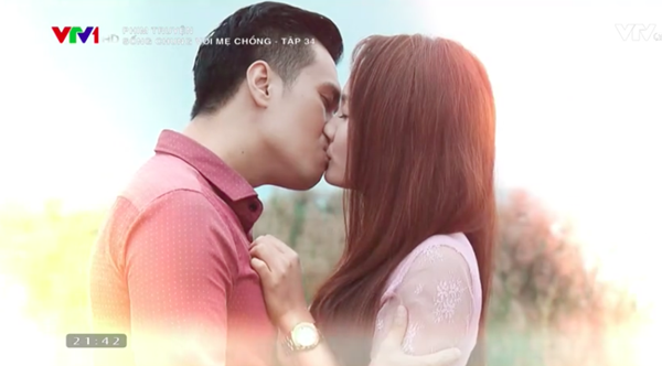 Tập cuối cùng của “Sống chung với mẹ chồng” phát sóng tối 30/6 đã khép lại 34 tập phim “gây bão” kéo dài hơn 2 tháng qua. Dù cái kết của phim đã rất có hậu nhưng có vẻ như vẫn chưa thực sự làm thoả mãn khán giả. Theo một số khán giả, cảnh kết của phim hơi nhạt, hơi sến và không bất ngờ. Ngoài ra, nhiều người cũng cho rằng, so với những gì bà Phương đã gây ra cho Vân thì việc để bà tự ăn năn như thế là chưa đủ.