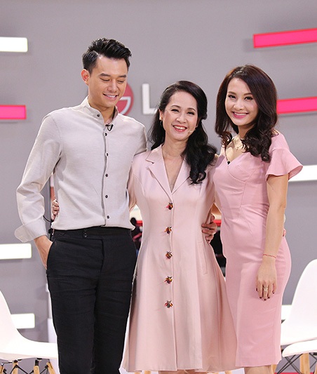 NSND Lan Hương lo lắng thông gia hiểu nhầm khi đóng vai mẹ chồng - 1 Gia đình NSND Lan Hương – Bảo Thanh – Anh Dũng cùng hội ngộ khán giả màn ảnh nhỏ sau thành công của bộ phim Sống chung với mẹ chồng
