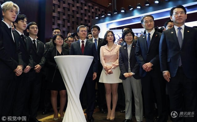 Song Hye Kyo tái xuất trẻ trung sau đám cưới thế kỷ - 6 
Cũng có thông tin cho rằng, Song Hye Kyo đã mang bầu nhưng quan sát hình ảnh mới nhất của ngôi sao nổi tiếng thì tin đồn này chưa chính xác.