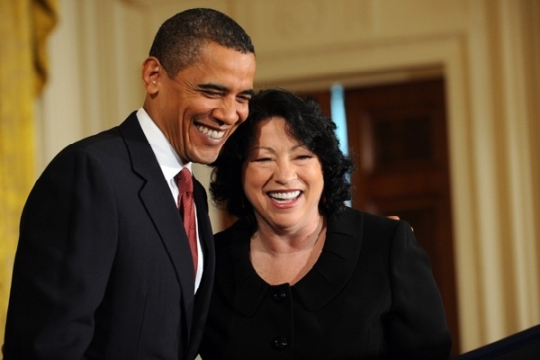 
Thẩm phán Tòa án tối cao Mỹ: Năm 2009, khi lần đầu tiên nắm cơ hội bổ nhiệm Thẩm phán Tòa án tối cao, Tổng thống Obama đã lựa chọn bà Sonia Sotomayor làm người Mỹ gốc Latinh đầu tiên cho vị trí quan trọng này. (Ảnh: CS Monitor)

