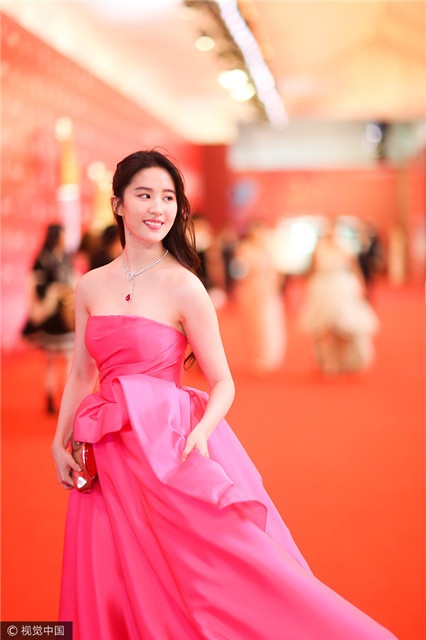 Châu Tấn, Dương Mịch, Lưu Diệc Phi cùng khoe sắc trên thảm đỏ - 4