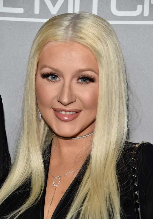 Những siêu sao nhận cát-sê không dưới 1 triệu đô la Mỹ - 7
Nữ ca sĩ tóc vàng - Christina Aguilera nhận được khoảng 1 triệu USD cho một ca khúc duy nhất tại một bữa tiệc Halloween ở San Diego.