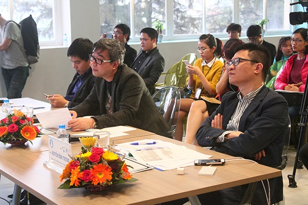 Những sinh viên từ bỏ lối mòn "làm công" để lên làm "ông chủ" - 2 Ban giám khảo là các CEO của doanh nghiệp thành công đặt nhiều câu hỏi xoáy cho các nhóm khởi nghiệp