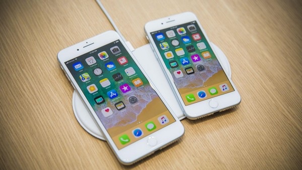 iPhone 8 và 8 Plus bị “tố” có âm thanh lạ khi thực hiện cuộc gọi - 1 Nhiều người dùng iPhone 8 và 8 Plus “tố” có âm thanh lạ xuất hiện khi họ đang thực hiện các cuộc gọi