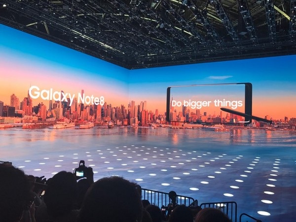 Samsung ra mắt Galaxy Note8 với camera kép ấn tượng - 7 Samsung ra mắt Galaxy Note8 với camera kép ấn tượng - 7