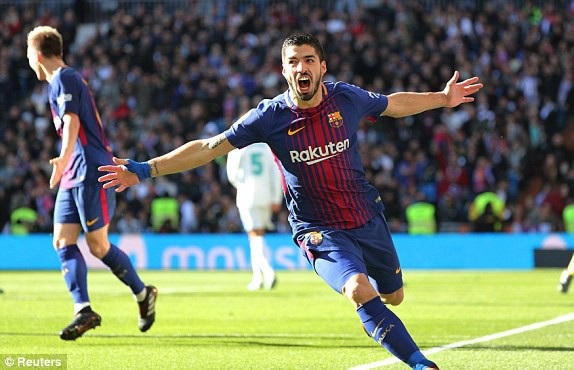 Real Madrid 0-3 Barcelona: Messi, Luis Suarez tỏa sáng - 6
Ngôi sao người Uruguay biết cách tỏa sáng ở thời điểm quan trọng