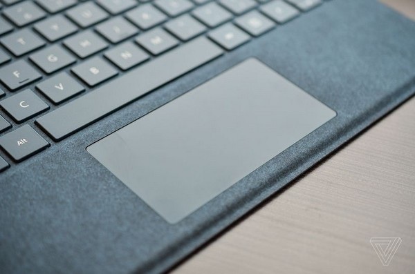 Microsoft trình làng Surface Pro thế hệ mới, nhẹ và mạnh mẽ nhất từ trước đến nay - 2 Bàn phím Type Cover được phủ lớp Alcantara cao cấp được bán rời với giá 159USD