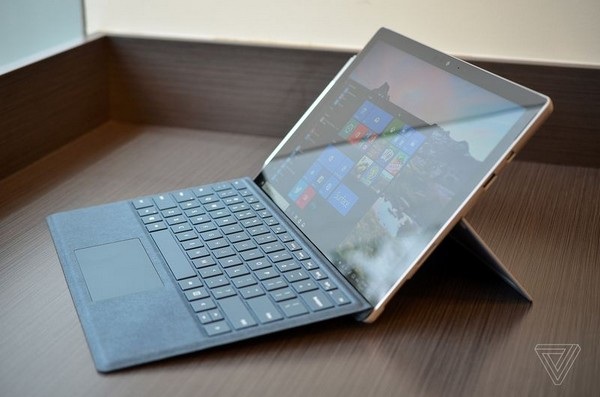 Microsoft trình làng Surface Pro thế hệ mới, nhẹ và mạnh mẽ nhất từ trước đến nay - 8 Microsoft trình làng Surface Pro thế hệ mới, nhẹ và mạnh mẽ nhất từ trước đến nay - 8