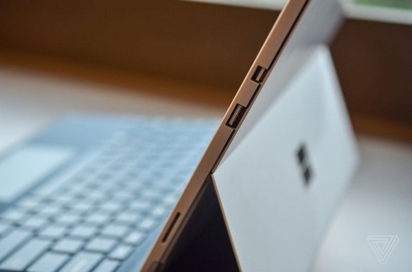 Microsoft trình làng Surface Pro thế hệ mới, nhẹ và mạnh mẽ nhất từ trước đến nay - 4 Microsoft trình làng Surface Pro thế hệ mới, nhẹ và mạnh mẽ nhất từ trước đến nay - 4