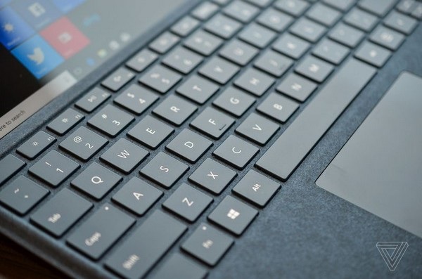 Microsoft trình làng Surface Pro thế hệ mới, nhẹ và mạnh mẽ nhất từ trước đến nay - 3 Microsoft trình làng Surface Pro thế hệ mới, nhẹ và mạnh mẽ nhất từ trước đến nay - 3