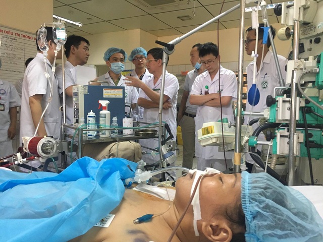 Ngày 29/5, sau khi chạy thận ở tại đơn nguyên Thận nhân tạo của Bệnh viện Ba khoa tỉnh Hòa Bình được khoảng 40 phút đã xảy ra sốc phản vệ đồng loạt ở 18 bệnh nhân suy thận mãn. Đến nay đã có 8 người tử vong, còn nguyên nhân dẫn đến vụ việc vẫn đang được cơ quan chức năng làm rõ.